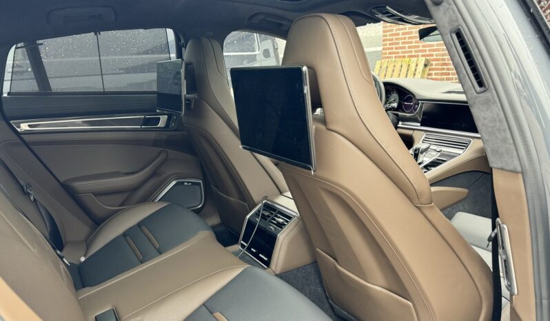 
								Porsche Panamera 2.9 4 E-Hybrid full									