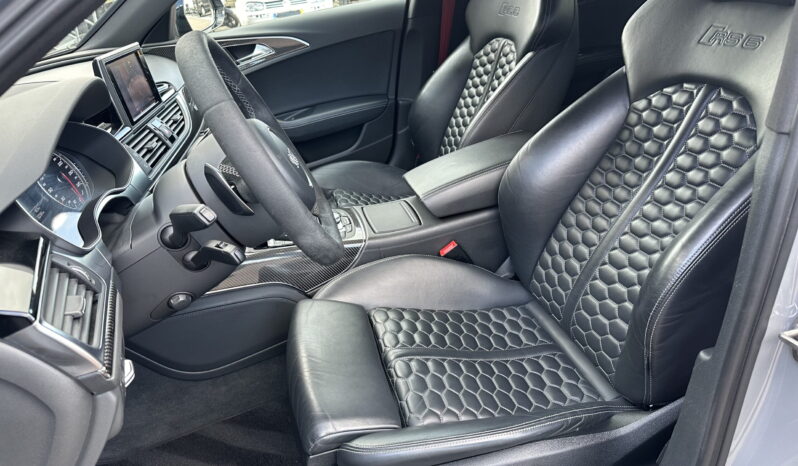 
								Audi RS6 Avant 4.0 TFSI quattro full									