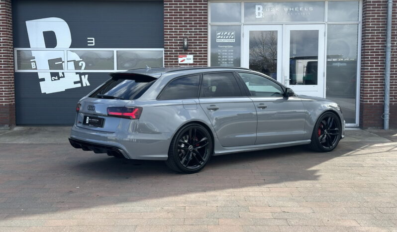 
								Audi RS6 Avant 4.0 TFSI quattro full									