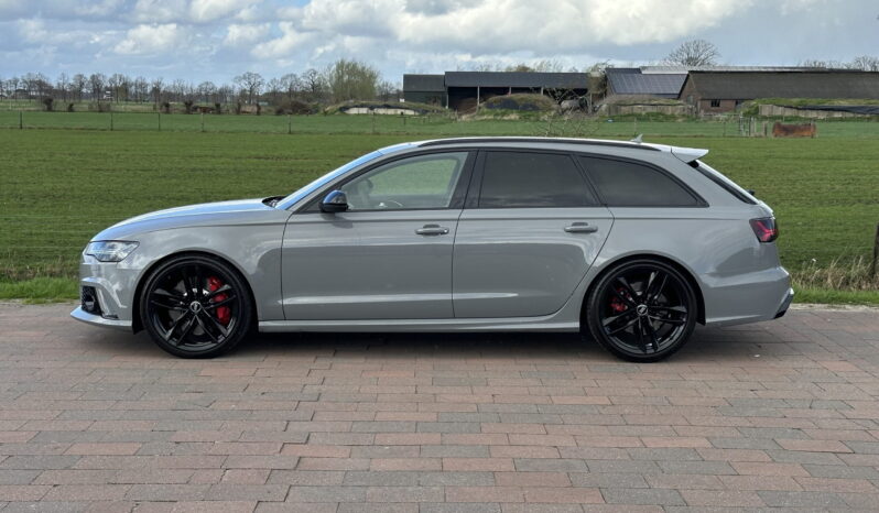 
								Audi RS6 Avant 4.0 TFSI quattro full									