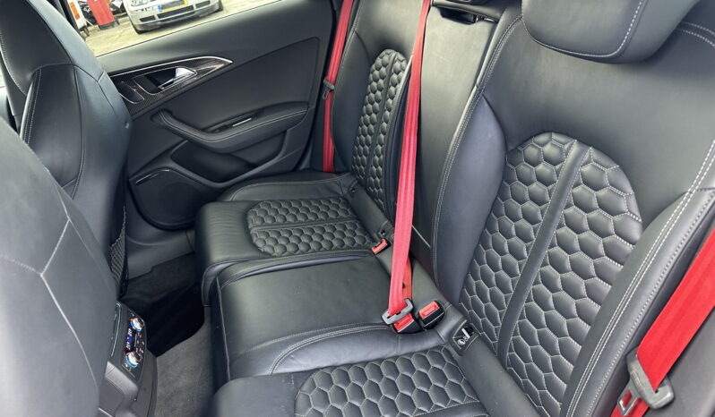 
								Audi RS6 Avant 4.0 TFSI quattro full									