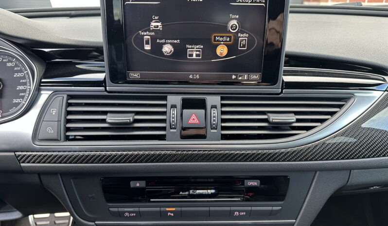 
								Audi RS6 Avant 4.0 TFSI quattro full									